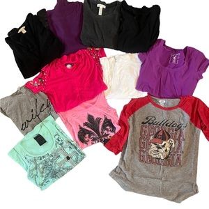 🚨 Bundle of 1️⃣1️⃣ tops!